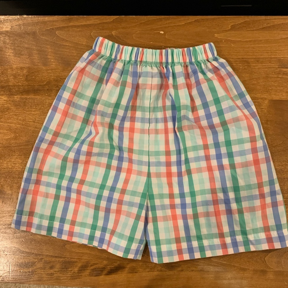 Shrimp and Grits size 6 boys shorts